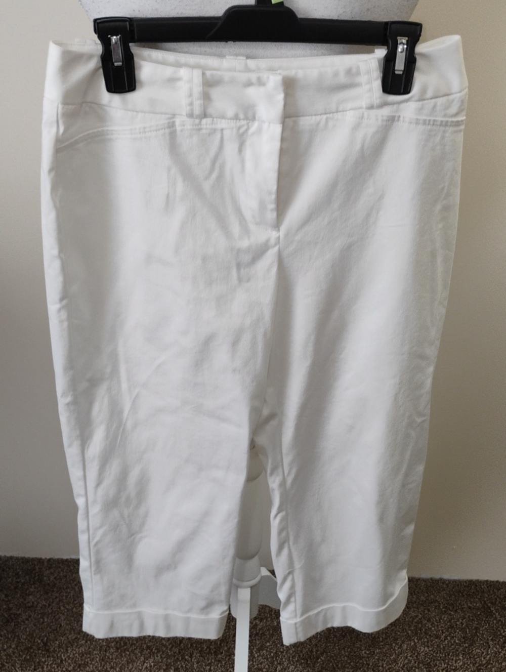 Worthington White Capris